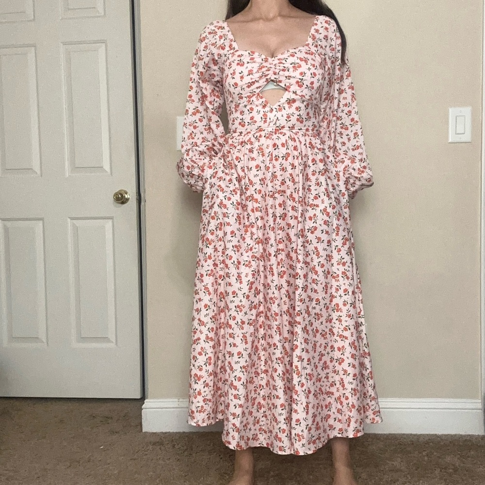 NWT BY EGREIS Elegant Floral Long Sleeve Dress